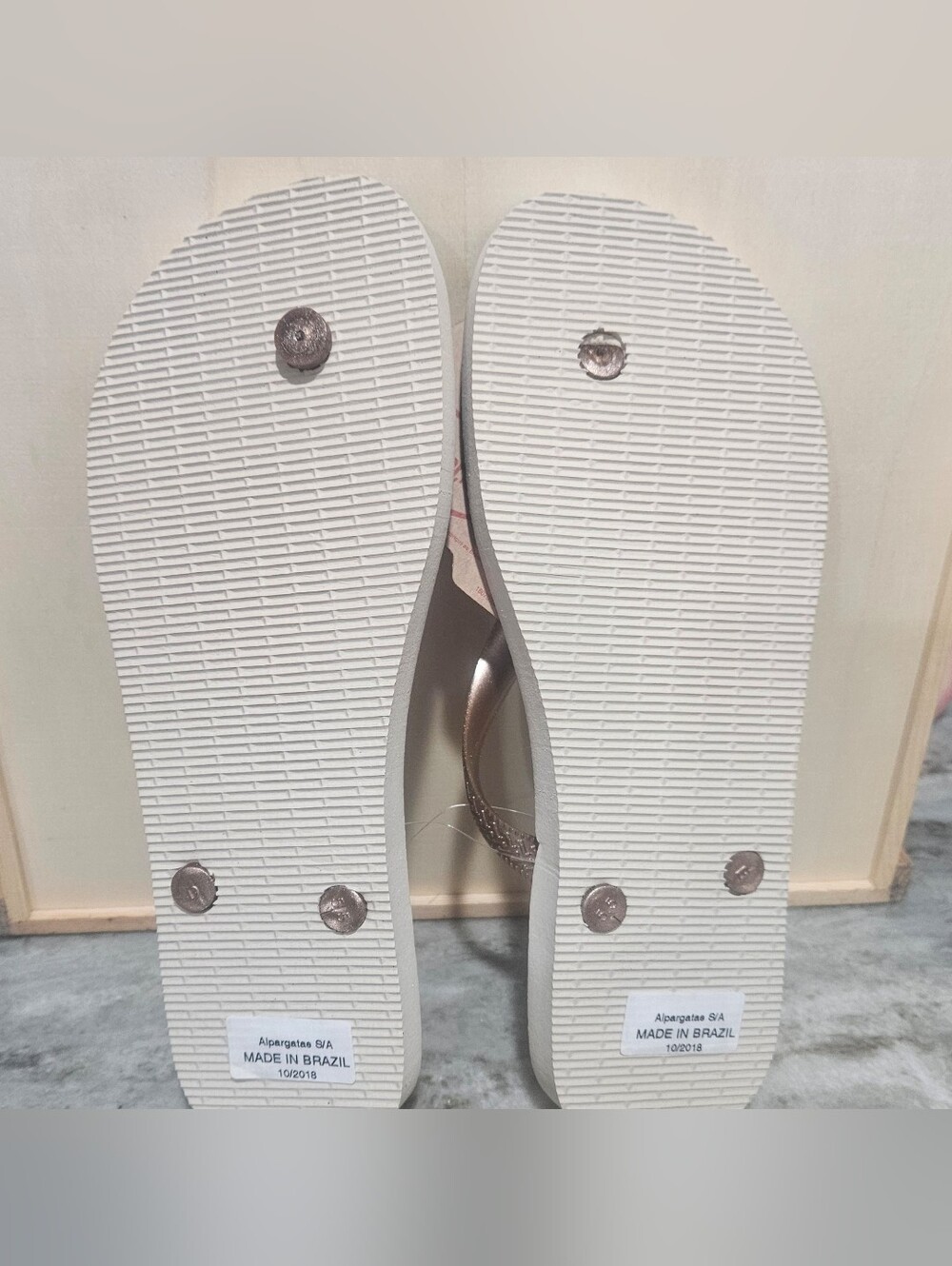 Havaianas 11/12 Top Animal Flip-Flop Sandals Tiger Print Gold Rose NWT - Picture 8 of 8
